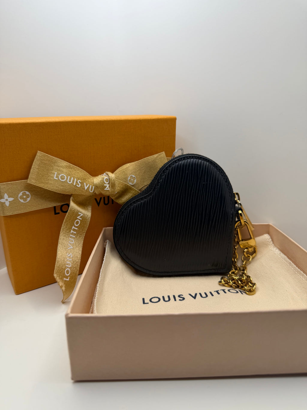 LV Epi Leather Love Lock Heart Coin Purse/ Keychain  Full Inclusion: dustbag, box, paper