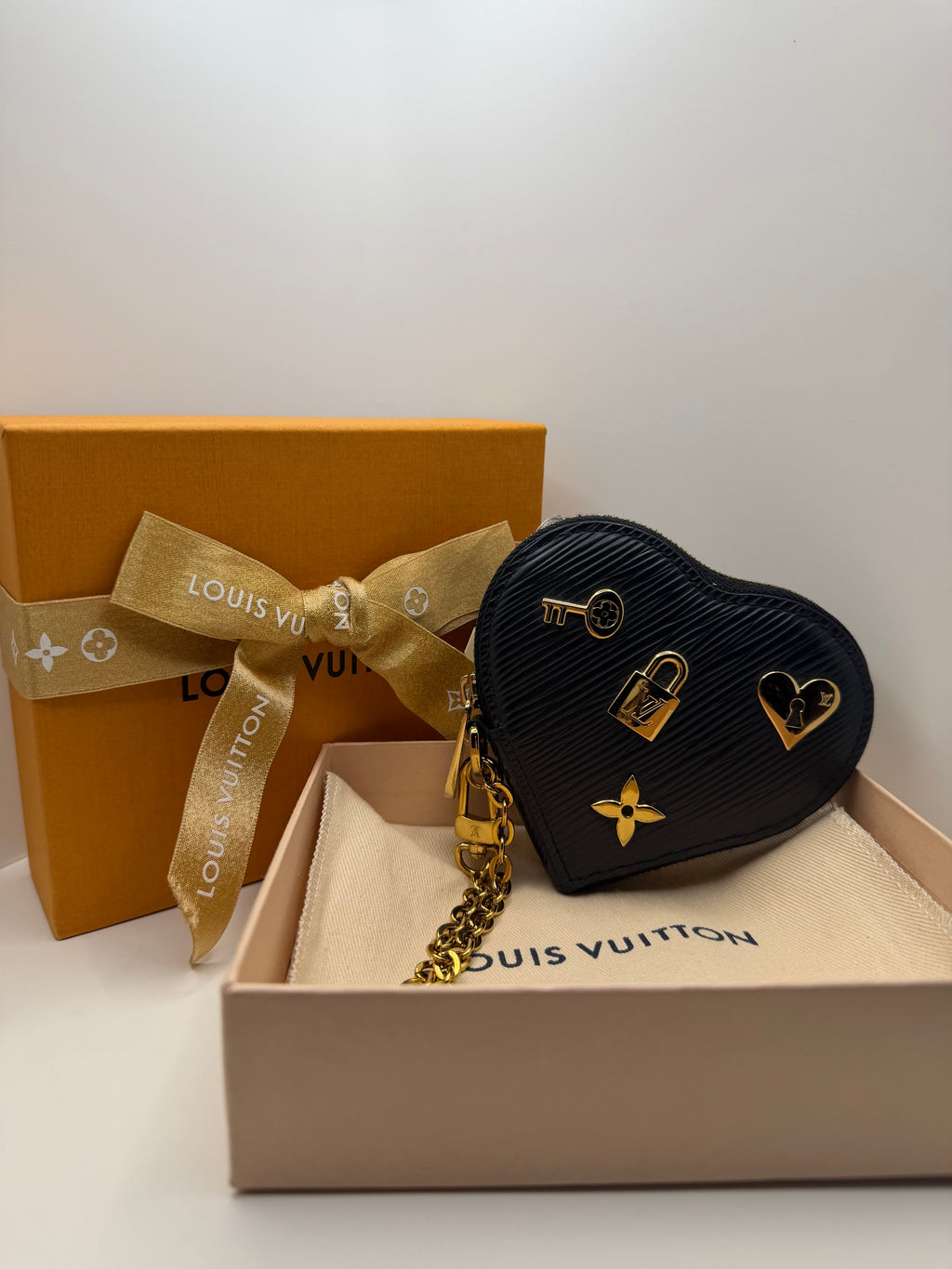 LV Epi Leather Love Lock Heart Coin Purse/ Keychain  Full Inclusion: dustbag, box, paper